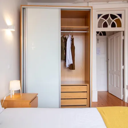 61 - Bright 2br W/ Balcony By Lovelystay 아파트 *