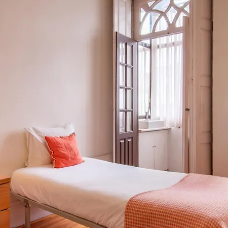 61 - Bright 2br W/ Balcony By Lovelystay 아파트 *