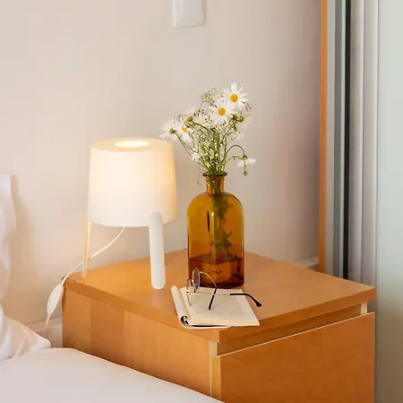 61 - Bright 2br W/ Balcony By Lovelystay