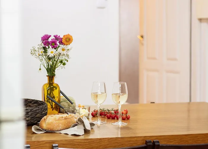 Apartment 61 - Bright 2br W/ Balcony By Lovelystay *