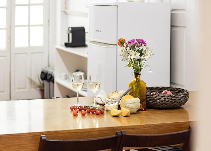 Apartment 61 - Bright 2br W/ Balcony By Lovelystay Porto