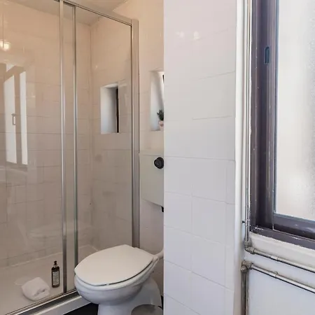 61 - Bright 2br W/ Balcony By Lovelystay Appartamento Oporto