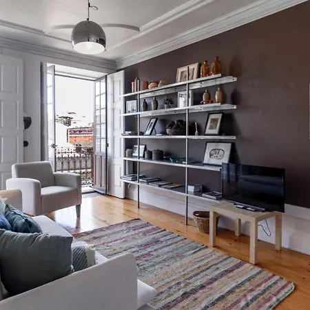 Appartamento 61 - Bright 2br W/ Balcony By Lovelystay