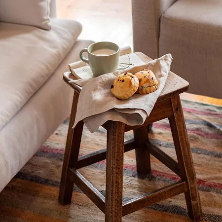 61 - Bright 2br W/ Balcony By Lovelystay *