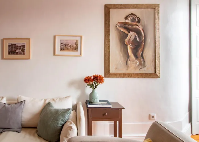 61 - Bright 2br W/ Balcony By Lovelystay * Oporto