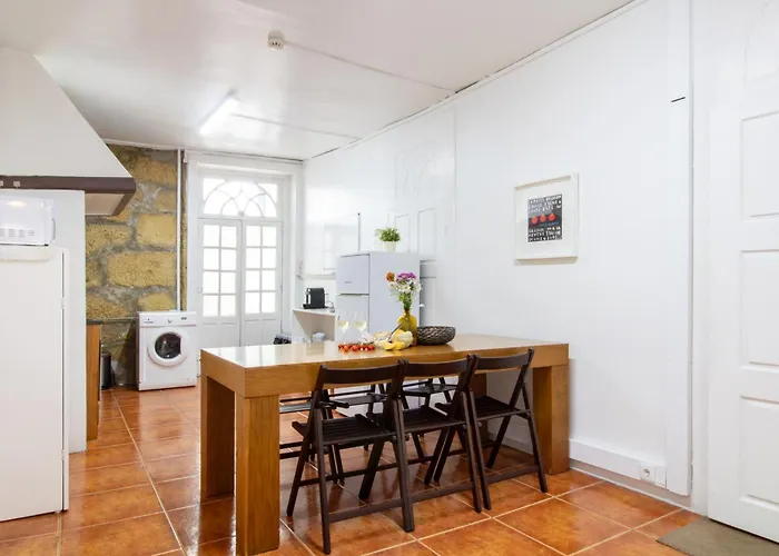Lägenhet 61 - Bright 2br W/ Balcony By Lovelystay Oporto
