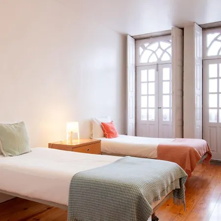 Apartment 61 - Bright 2br W/ Balcony By Lovelystay *