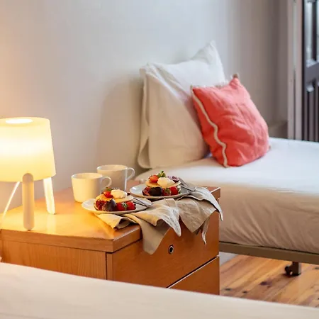 Apartamento 61 - Bright 2br W/ Balcony By Lovelystay *